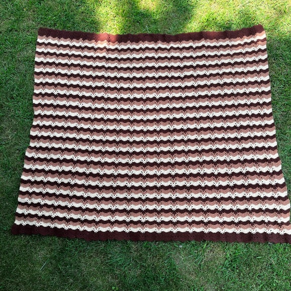 Autumn Vintage Crochet Grannycore Witchy Cozy Blanket - Picture 5 of 7